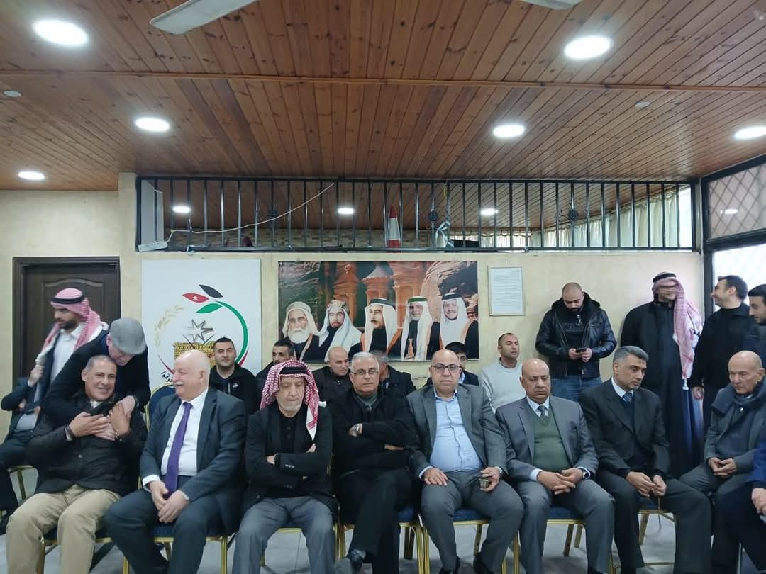 صورة حول : ديوان عشيرة المحيسن في عمان يستقبل جاهة من وجهاء العجارمة ديوان عشيرة المحيسن في عمان يستقبل جاهة من وجهاء العجارمة