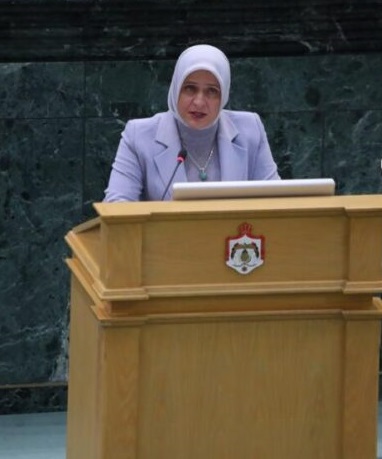 القوابعة : 1300 شاب من الطفيلة يحملون الشهادات الجامعية العليا تنافسوا على وظيفة فئة ثالثة