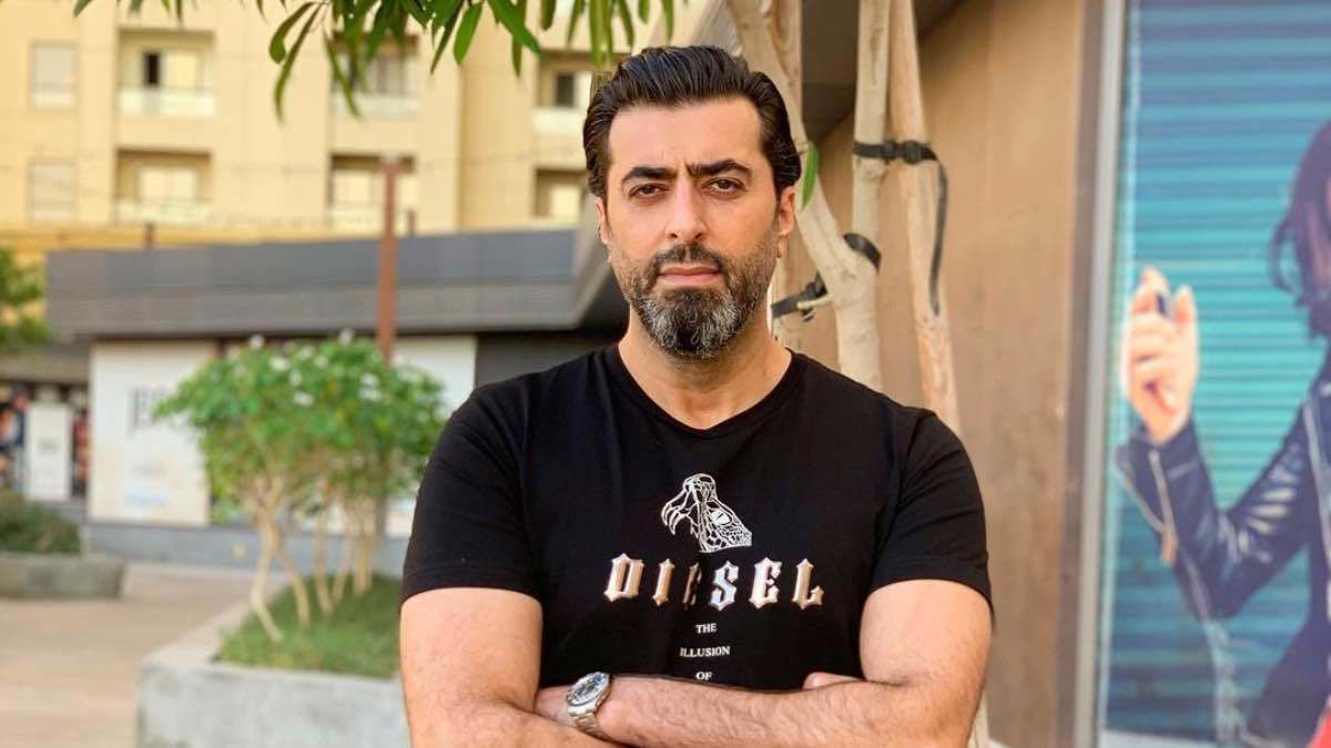 ما سبب صمت باسم ياخور رغم الأحداث المتسارعة في سوريا