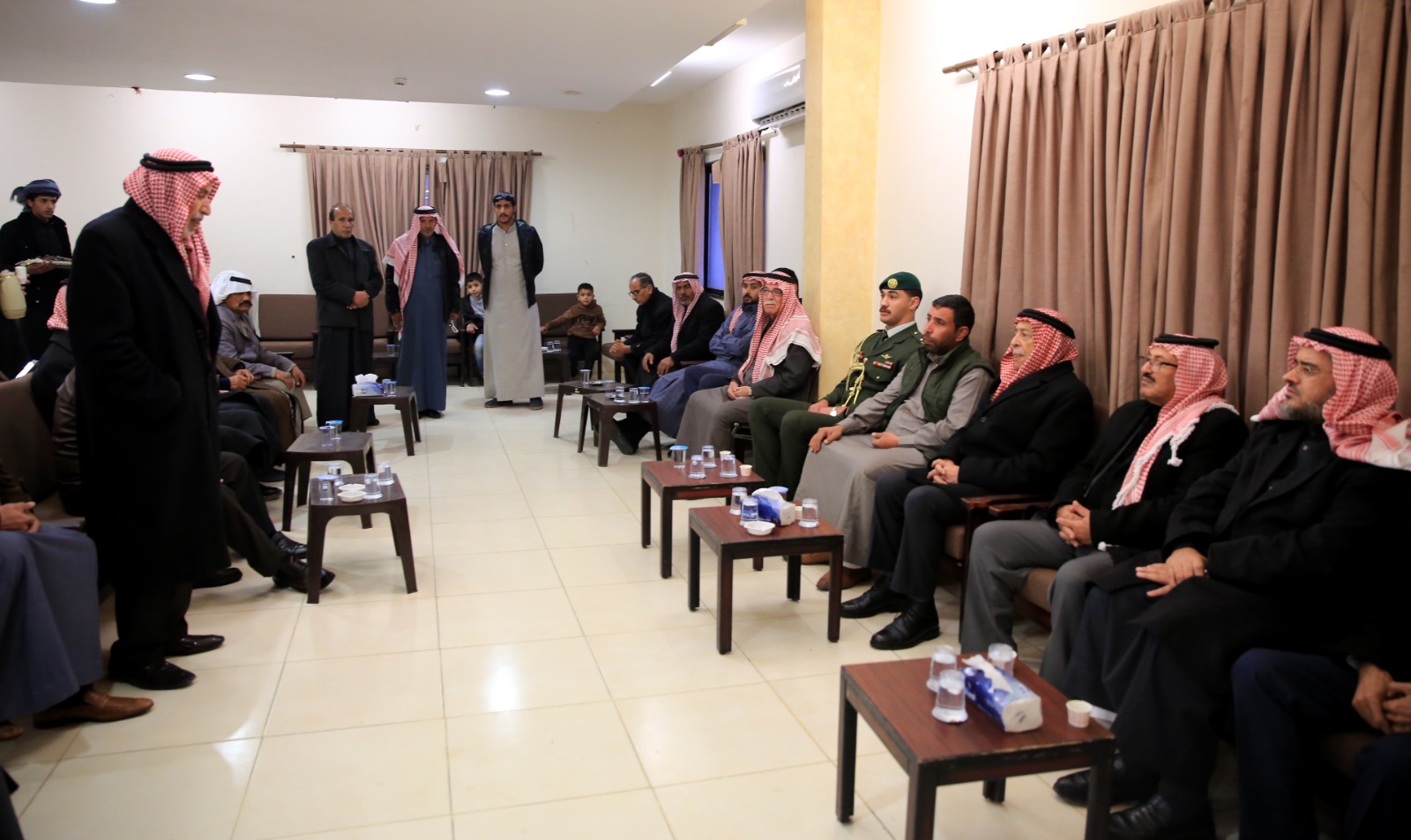 عاجل | مندوبا عن الملك وولي العهد.. العيسوي يعزي الزهير وأبو الغنم والقواسمة وأبو بكر والشوابكة والقرعان