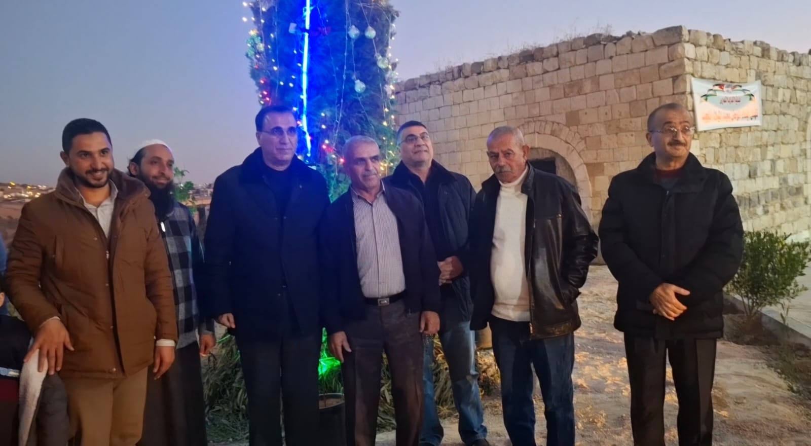 صورة حول : المعايطة يضييء شجرة عيد الميلاد مساء اليوم عند الدائرة الثقافية المعايطة يضييء شجرة عيد الميلاد مساء اليوم عند الدائرة الثقافية