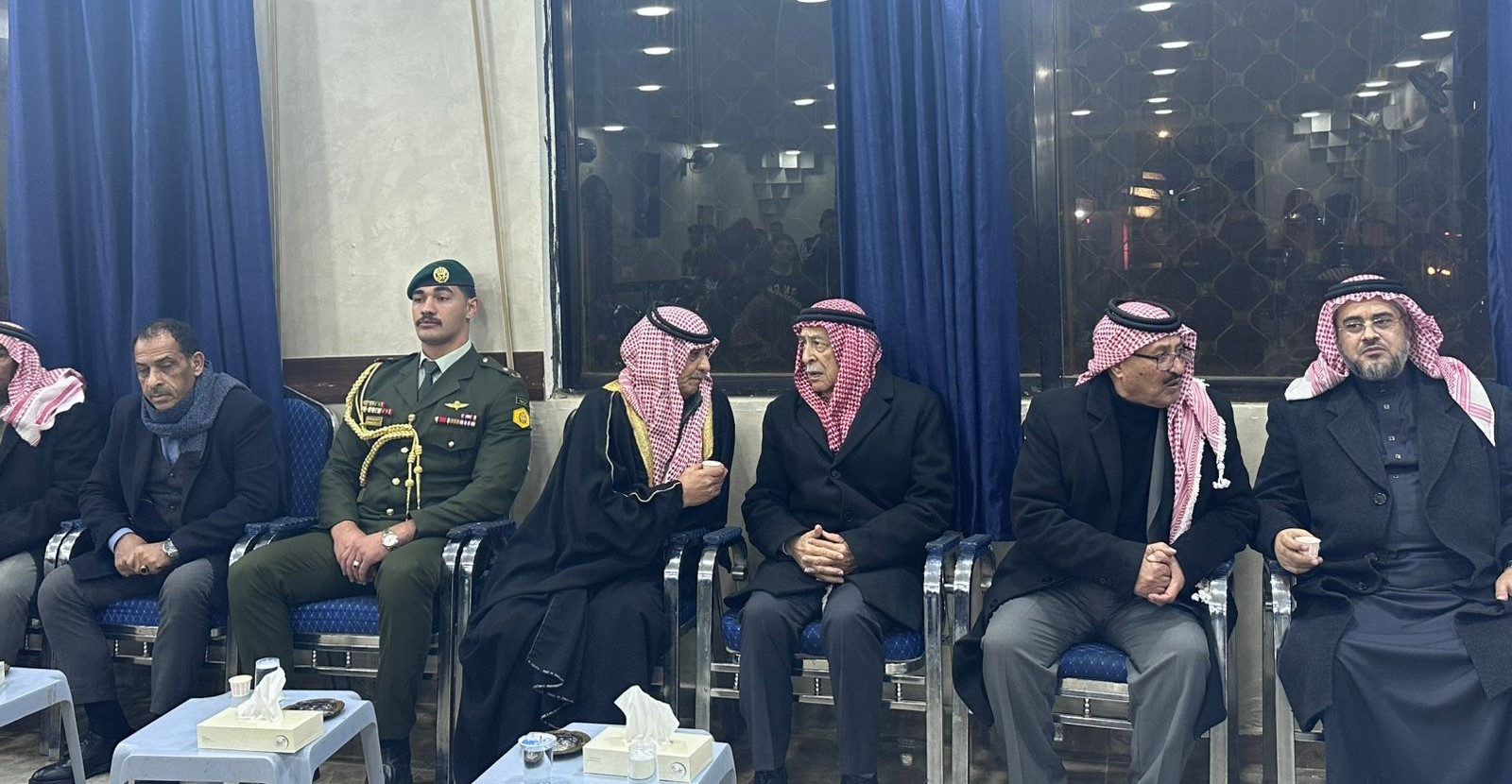 عاجل | مندوبا عن الملك وولي العهد.. العيسوي يعزي الزهير وأبو الغنم والقواسمة وأبو بكر والشوابكة والقرعان
