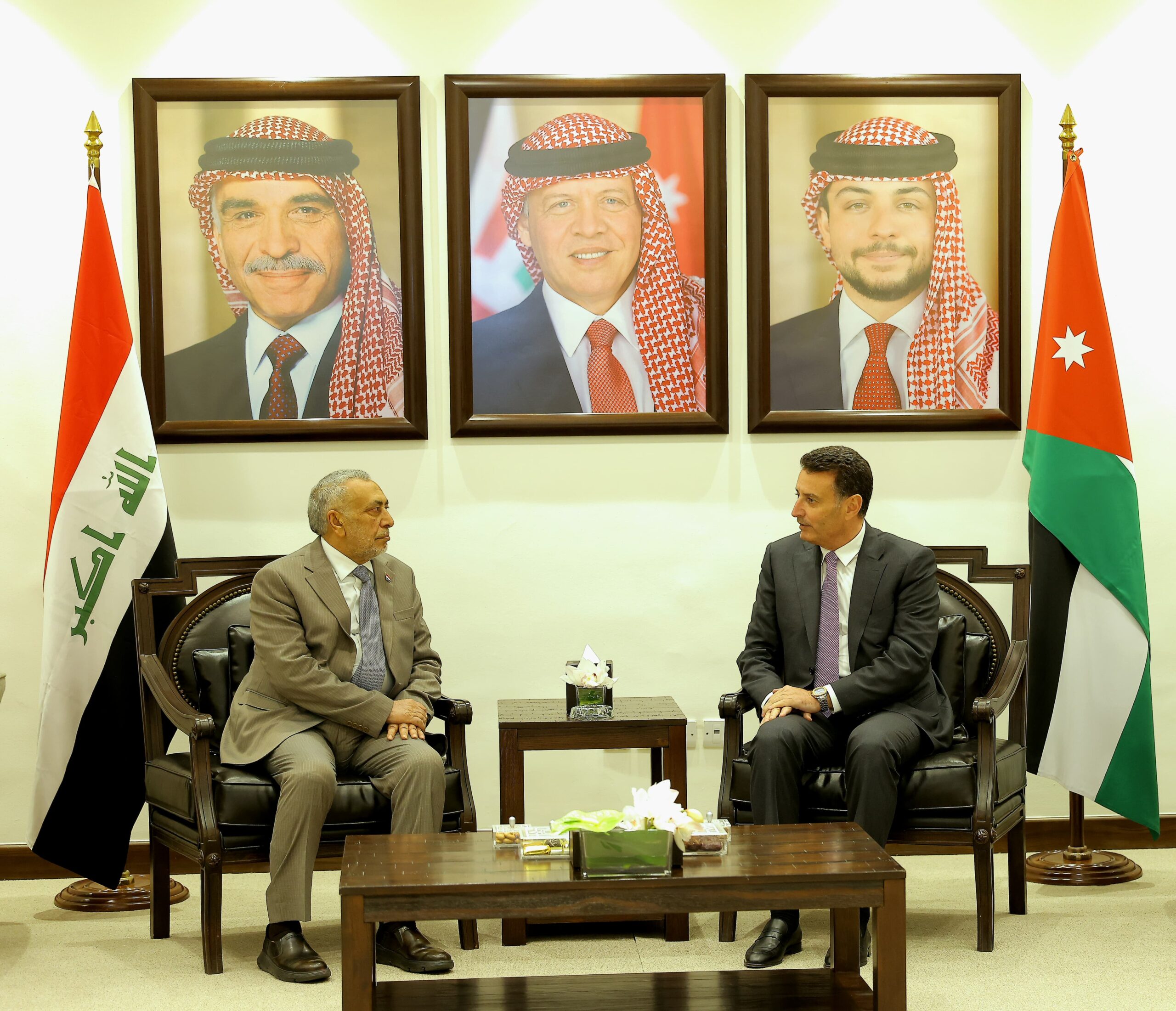 صورة حول : عاجل | الصفدي يستقبل رئيس مجلس النواب العراقي عاجل | الصفدي يستقبل رئيس مجلس النواب العراقي