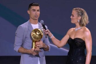 عاجل| للمرة الثانية "رونالدو" يتوج بجائزة أفضل لاعب في الشرق الأوسط