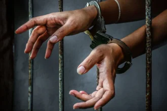 عاجل | صاعقة في سوريا.. اعتقال مسؤول بارز بالأمن العسكري السوري
