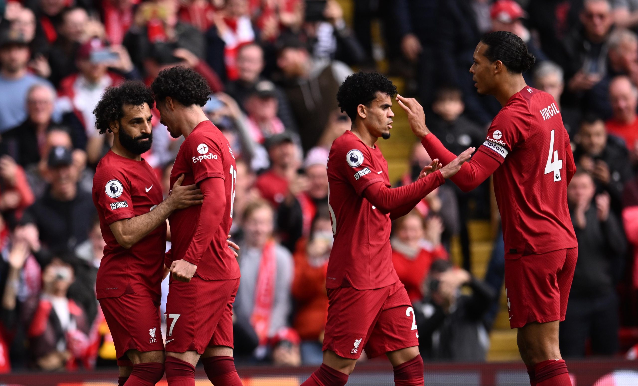 ليفربول يحقق فوزًا مثيرًا 6-3 على توتنهام في الدوري الإنجليزي