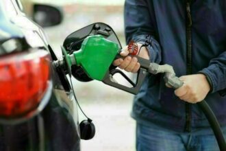 انخفاض أسعار البنزين وارتفاع أسعار الديزل عالمياً