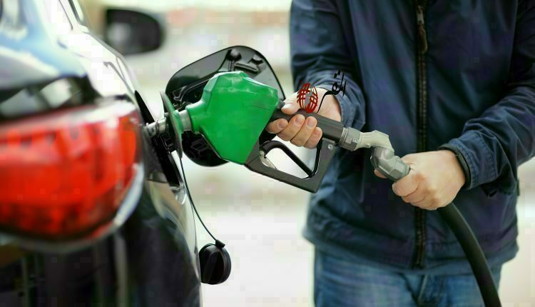 انخفاض أسعار البنزين وارتفاع أسعار الديزل عالمياً