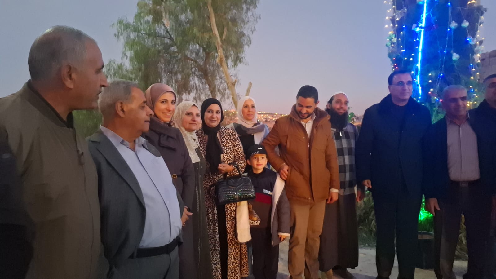 صورة حول : المعايطة يضييء شجرة عيد الميلاد مساء اليوم عند الدائرة الثقافية المعايطة يضييء شجرة عيد الميلاد مساء اليوم عند الدائرة الثقافية