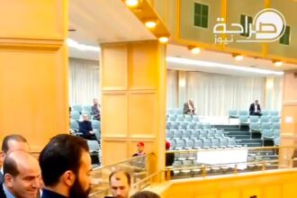 احمد الصفدي يتفقد الصحفيين والإعلاميين في الغرفة الصحفية( فيديو)