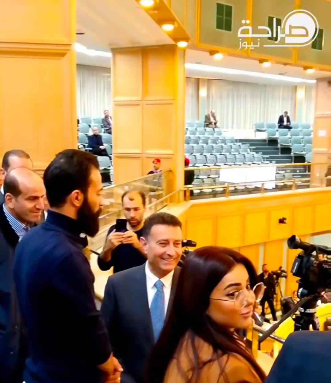 احمد الصفدي يتفقد الصحفيين والإعلاميين في الغرفة الصحفية( فيديو)