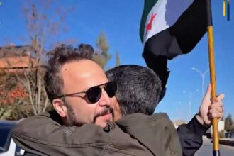 الجنرال عاد ليبتسم.. وصول مكسيم خليل إلى سوريا بعد 12 عاماً (فيديو)