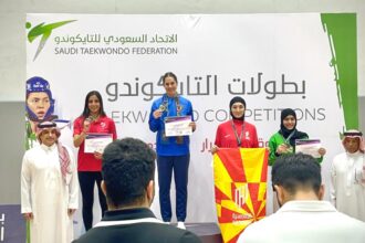 الأردنية نتالي "فتاة ذهبية" تخطف الأنظار في التايكوندو السعودية