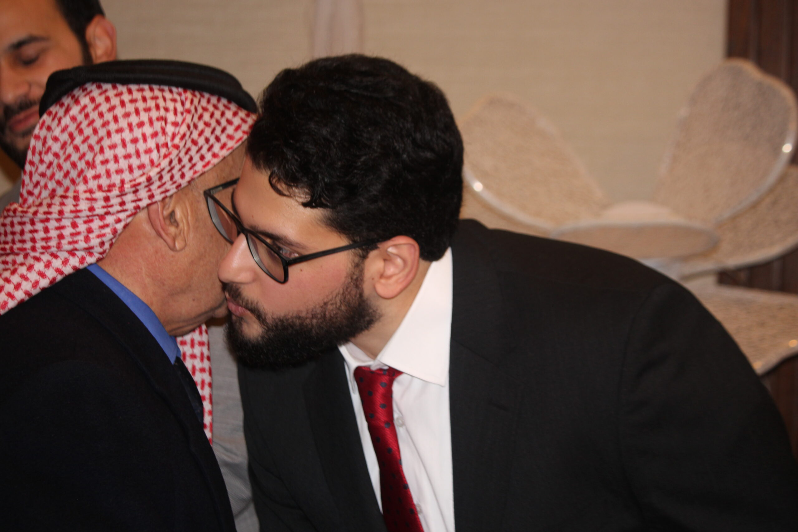 الخريسات والقنيبي نسايب .. نوفل طلب والقنيبي اعطى (صور)