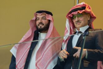 شاهد كيف احتفل الوليد بن طلال بهدف البليهي ( فيديو)