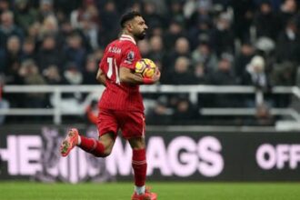 ما حقيقة غياب محمد صلاح عن ثماني مباريات