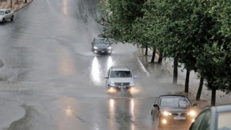 انخفاض ملموس على درجات الحرارة وأمطار غزيرة اليوم و غدا