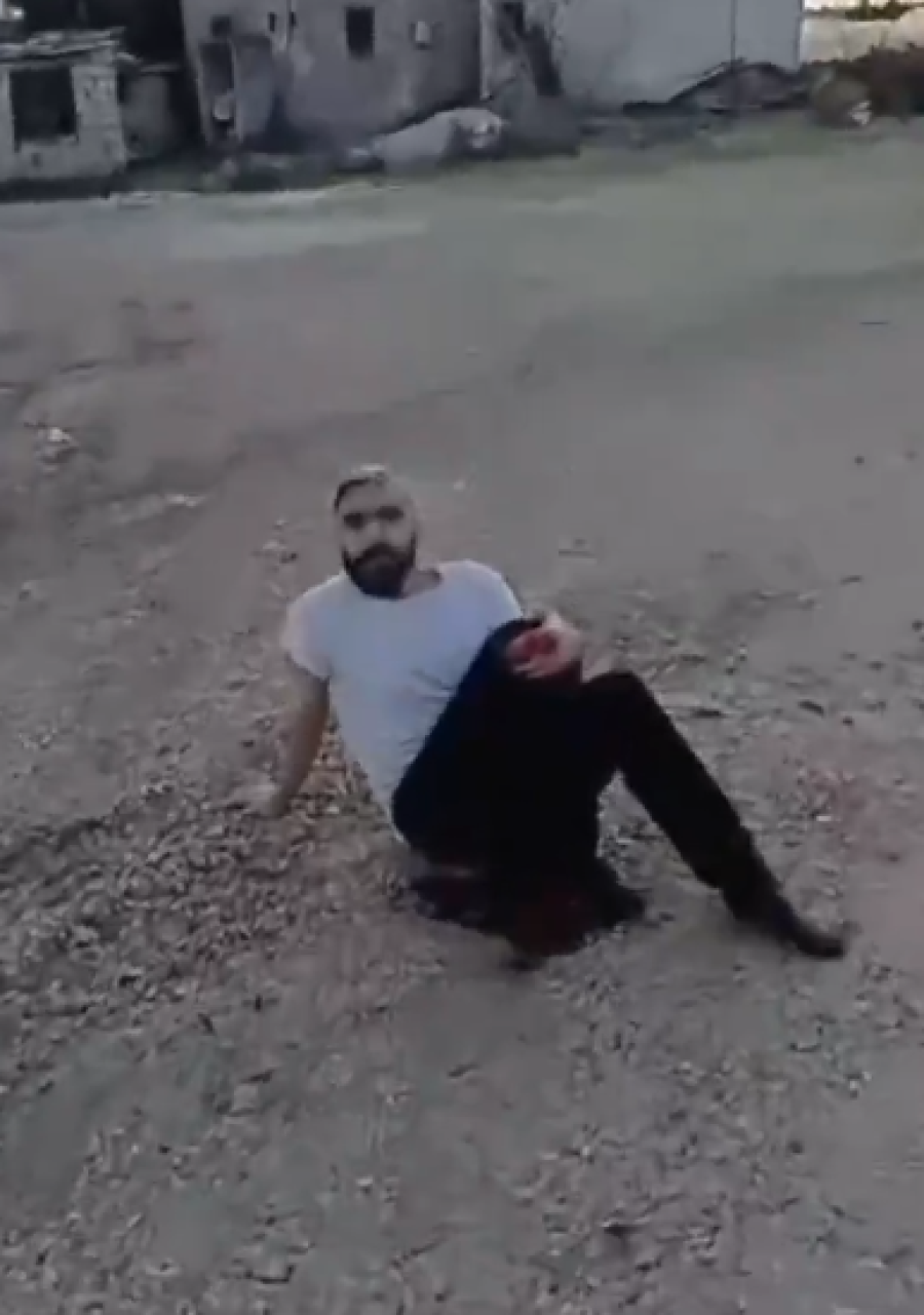 فيديو يوثق لحظة القبض على الشبيح صقر شاهين في ريف حمص