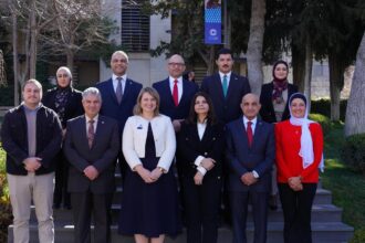 بحث سُبل التعاون بين جامعة الأميرة سمية للتكنولوجيا وسفارة ايرلندا