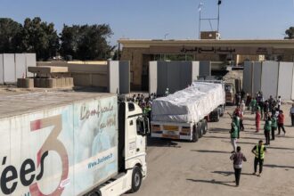 100 شاحنة مساعدات أردنية تدخل شمال غزة بعد إتمام ترتيبات وقف إطلاق النار