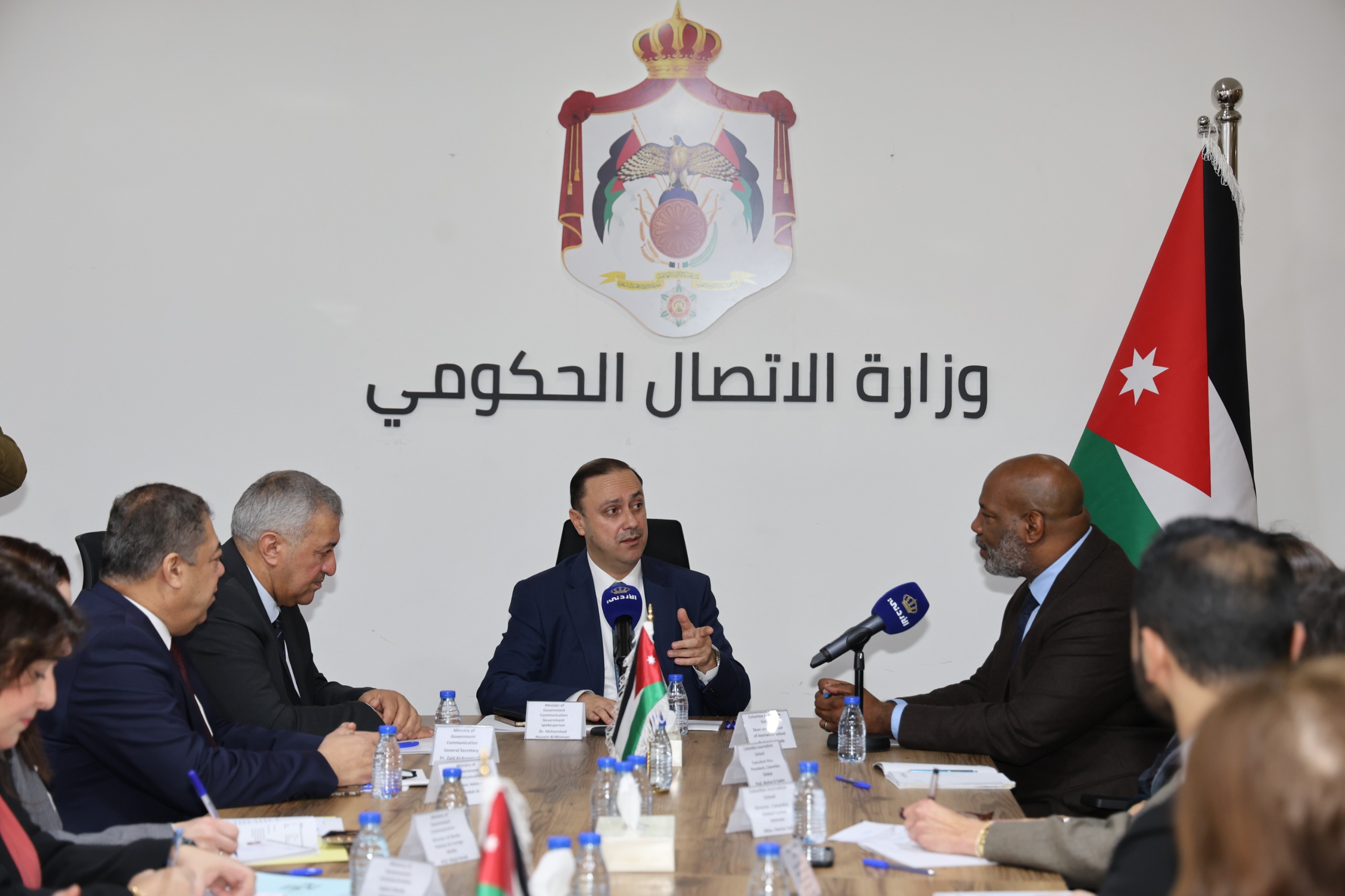 المومني يبحث مع وفد من جامعة كولومبيا سبل التعاون في مجالات الإعلام
