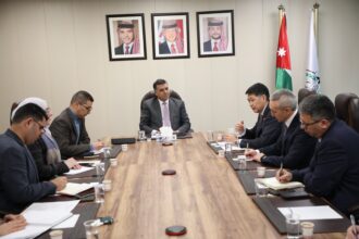 الحنيفات يناقش مع وفد المنظمة الإسلامية للأمن الغذائي سبل تعزيز التعاون الزراعي والأمن الغذائي