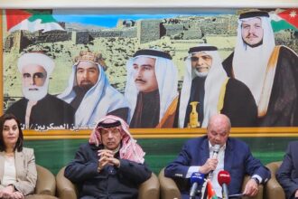 رئيس مجلس الأعيان يلتقي ممثلي المجتمع المحلي في الكرك