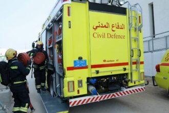 الدفاع مدني ينقذ حياة سائق تاكسي بغيبوبة سكر في زمن قياسي