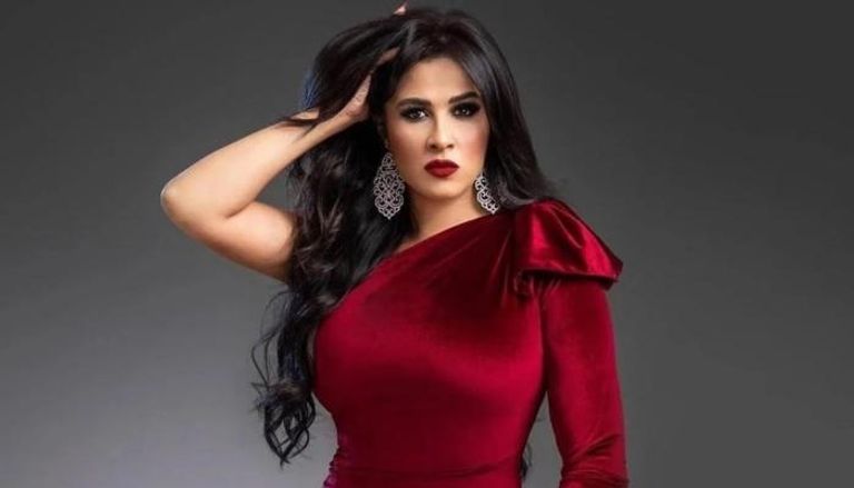 وفاة والد الفنانة ياسمين عبد العزيز