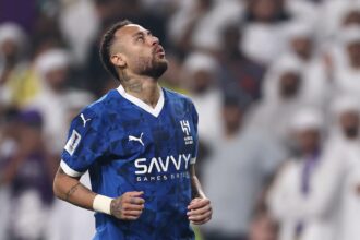 نيمار يودع الهلال بعد موسم مليء بالإصابات والآمال المفقودة
