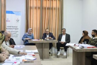 الشديفات يتابع برنامج بناء قدرات الشباب في الزرقاء