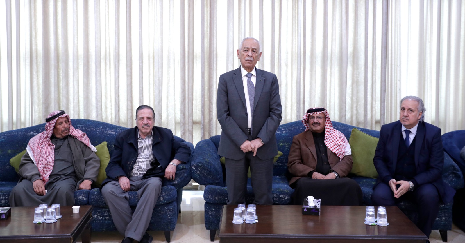 عاجل | العيسوي ينقل تعازي الملك وولي العهد لعشيرتي الحوراني وأبو عبيد