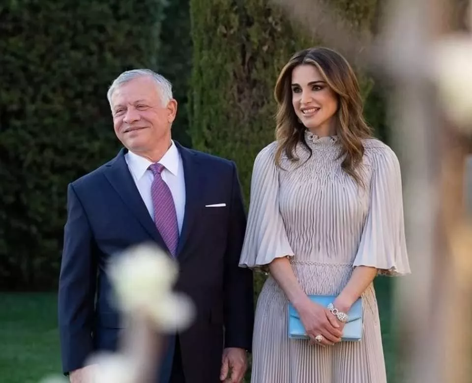 الملكة رانيا تهنئ جلالة الملك بعيد ميلاده: "أنت الأغلى على قلوبنا"