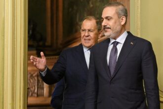 لافروف وبن فرحان يبحثان الوضع في سوريا والقضايا الإقليمية