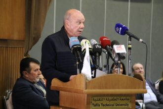 رئيس مجلس الأعيان فيصل الفايز يلتقي الفعاليات الشعبية والرسمية والشبابية في الطفيلة