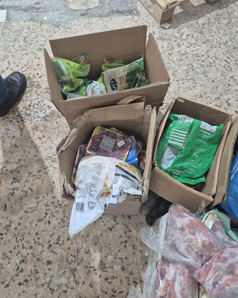 عاجل||ضبط مستودع مجمدات غير مرخص في الكرك وإغلاقه بالشمع الأحمر (صور)
