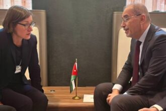 الصفدي يبحث جهود إيصال المساعدات إلى غزة في منتدى دافوس