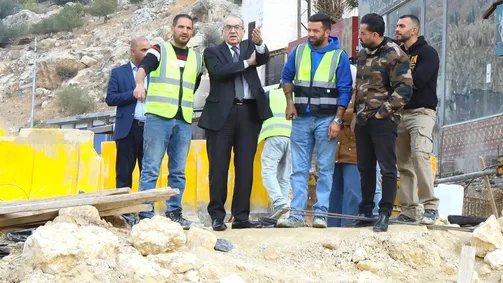 عاجل | وزير الأشغال يتابع مشروع تصريف المياه على البحر الميت-العدسية