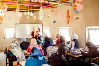 إضراب معلمي مخيمات اللاجئين بسبب المستحقات