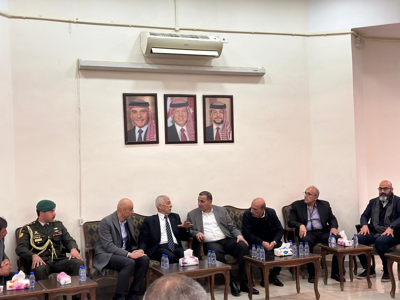 عاجل | مندوبا عن الملك وولي العهد.. العيسوي يعزي عشيرة الربابعة