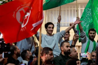 حماس تعلن حل العقبات في اتفاق وقف إطلاق النار وتكشف عن صفقة تبادل أسرى وطنية