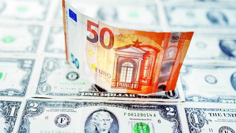 الدولار يسجل أعلى مستوى أمام اليورو والإسترليني