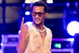 محمد رمضان يتحدى الذكاء الاصطناعي: أنا نمبر ون غصب عنك!(فيديو)