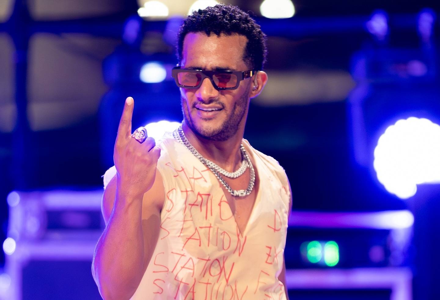 محمد رمضان يتحدى الذكاء الاصطناعي: أنا نمبر ون غصب عنك!(فيديو)