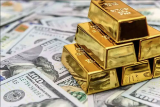 الدولار يرتفع.. والذهب يتراجع عن أعلى مستوياته
