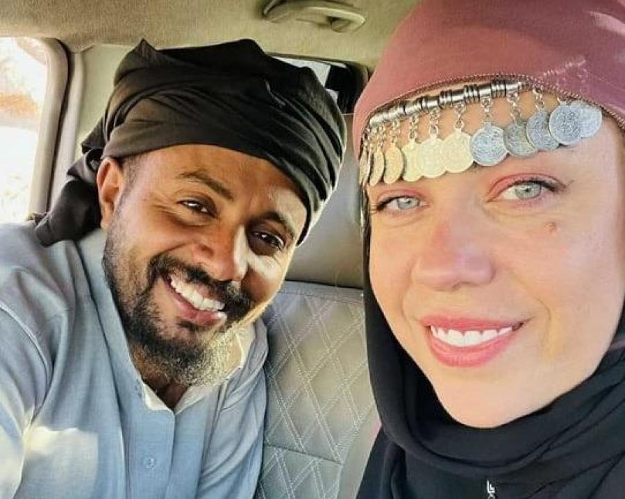 أمريكية توضح حقيقة انتقالها للعيش في كهف بالأردن وتنفي شائعة قصة الحب