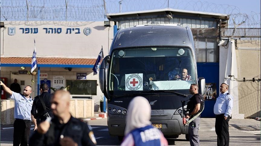 إسرائيل تفرج عن 110 أسرى فلسطينيين في صفقة تبادل