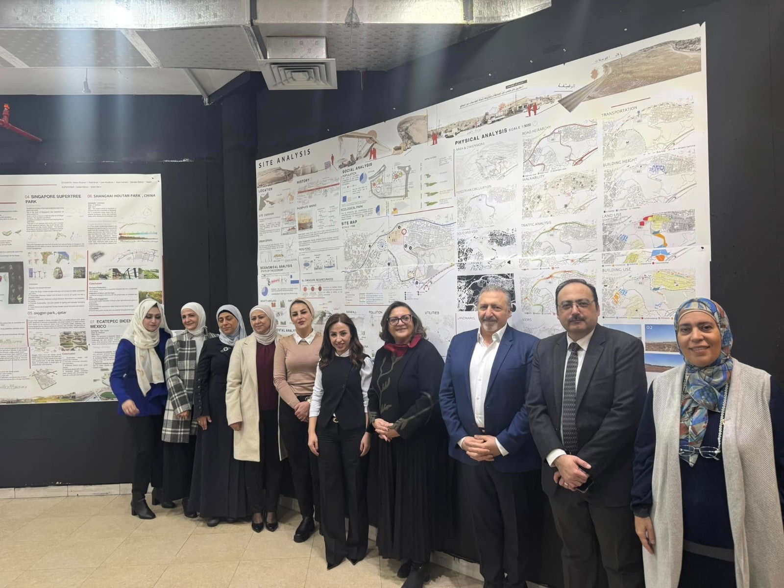 صورة حول : طلبة هندسة العمارة في جامعة البترا ينجزون تصاميم إعادة تأهيل تلال الفوسفات ضمن المبادرات الملكية طلبة هندسة العمارة في جامعة البترا ينجزون تصاميم إعادة تأهيل تلال الفوسفات ضمن المبادرات الملكية