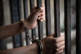 مصر .. اعترافات مفاجئة لفتاة احتُجزت بالسلاسل 6 سنوات