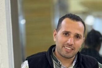 عمر القط يبارك خطوبة احمد عبدالله الفريحات